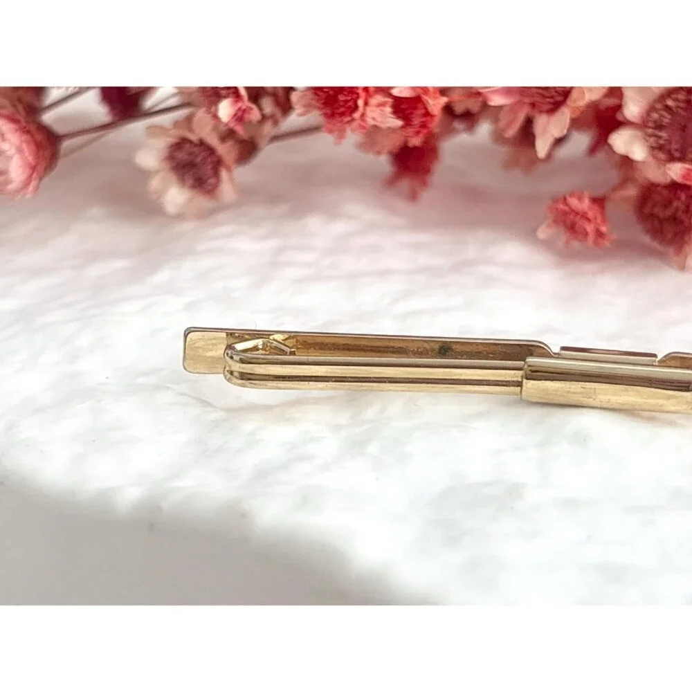 Minimalist Fluted Smooth Gold Toned Vintage Men's Collar Clip | Collar Bar
